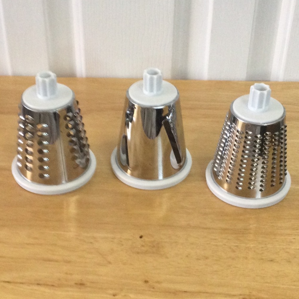 Kitchen HQ Manual Grater - Picture 2 of 12